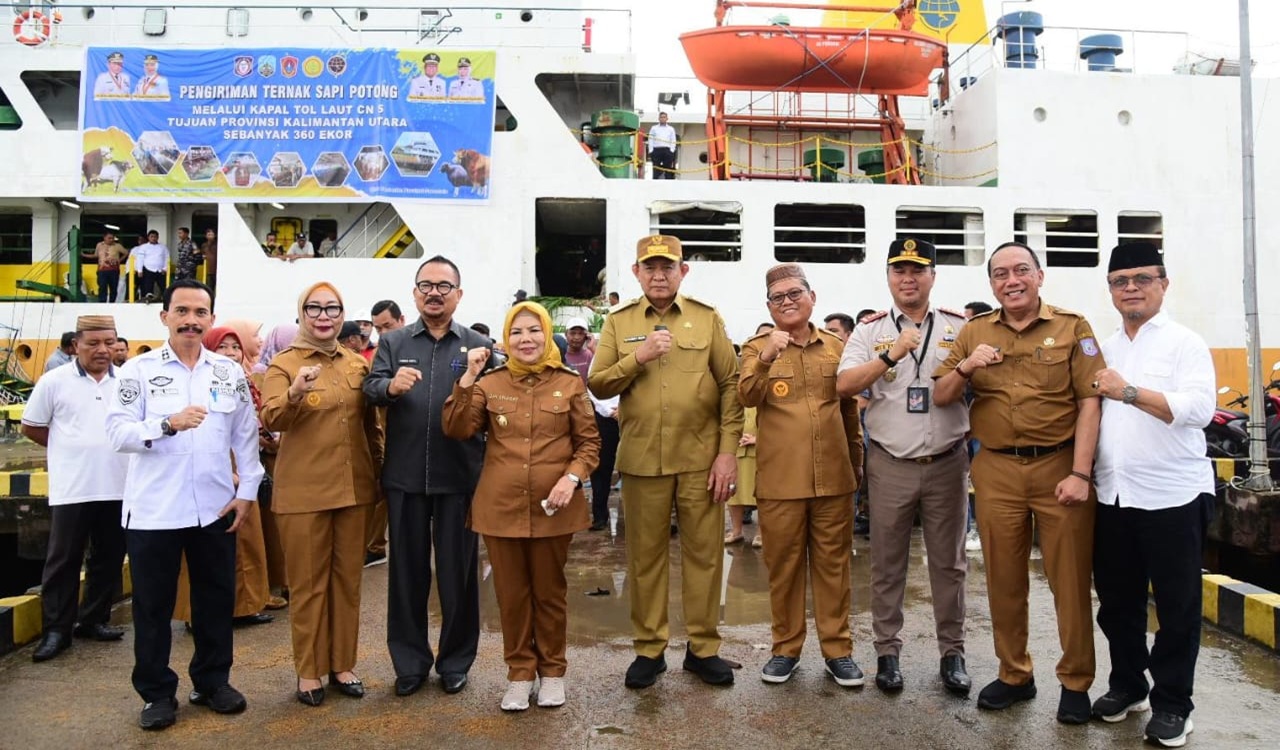Gusnar Ismail Lepas Pengiriman 355 Ekor Sapi ke Kalimantan