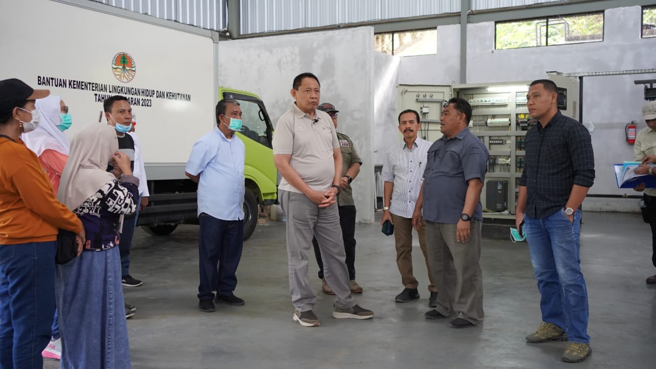 Gusnar Ismail Pantau Langsung Lokasi Fasilitas Pengolahan Limbah B3 di Talumelito