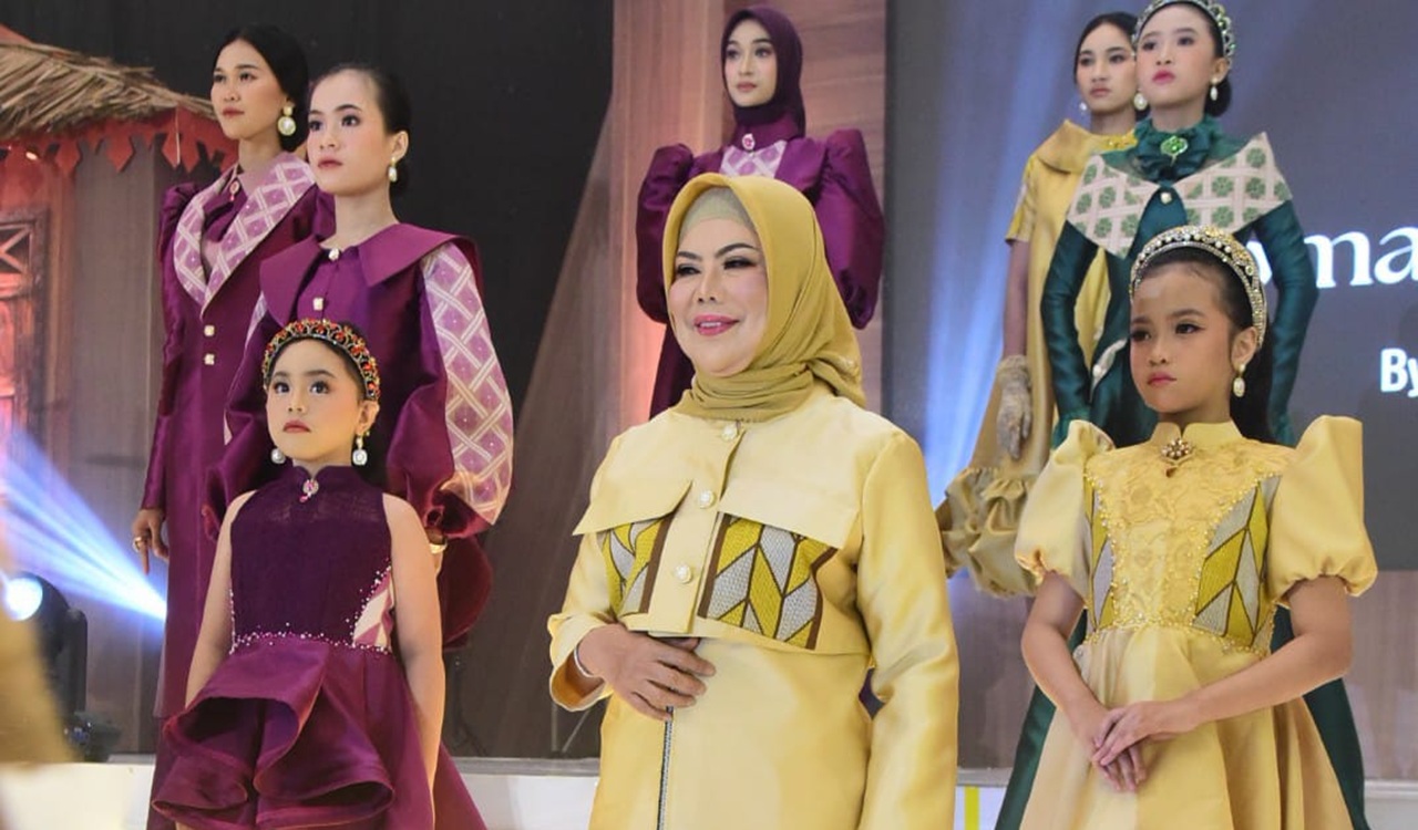 Gorontalo Karnaval Karawo 2025: Wagub Idah Syahidah Tampil Memukau di Side Event Indonesia Berkarawo