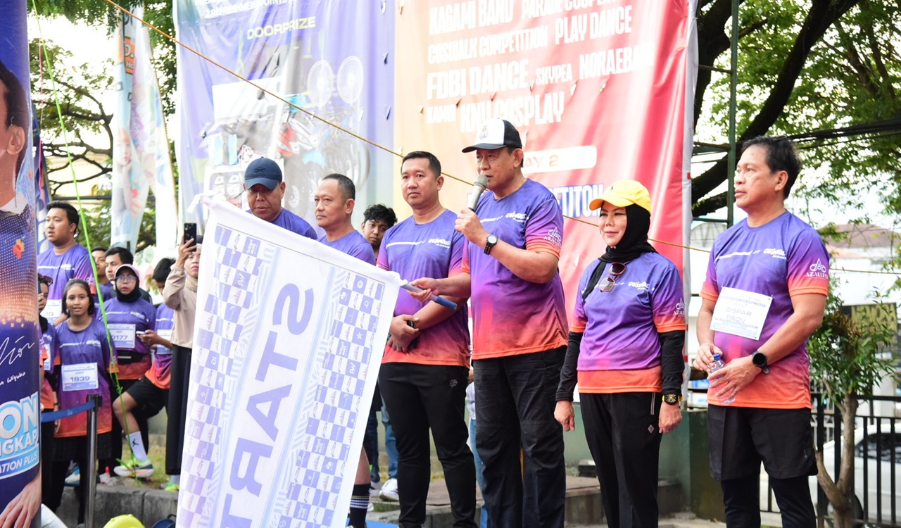 Gusnar Ismail dan Idah Syahidah Resmi Lepas 2.000 Peserta Fun Run 5K Citifoodfest