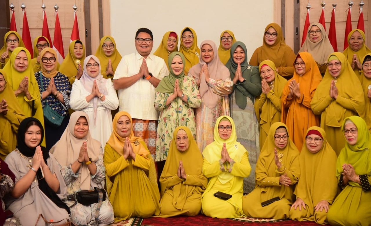 Peringati 34 Tahun Pernikahan, Wagub Idah Syahidah Bagikan Souvenir Pangan Lokal untuk Tamu