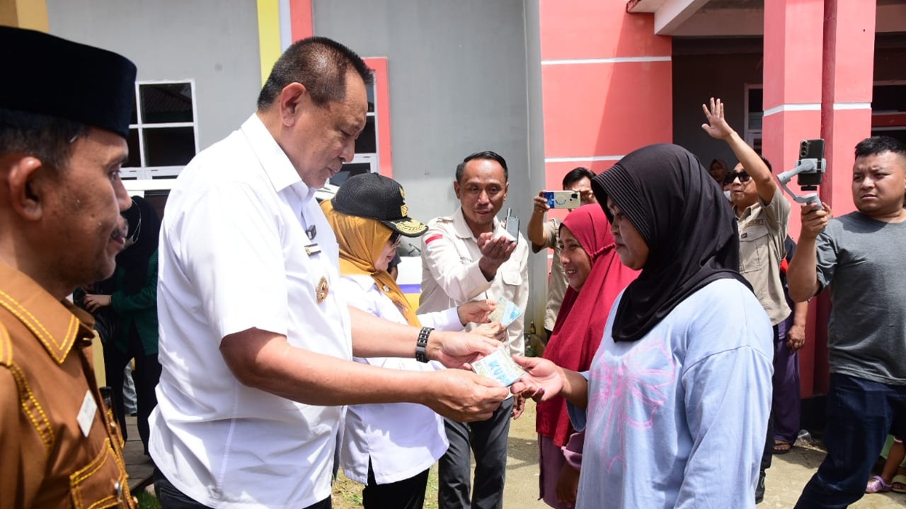 1.500 KPM di Kecamatan Sumalata Menikmati Pasar Murah Bersubsidi dari Pemprov Gorontalo
