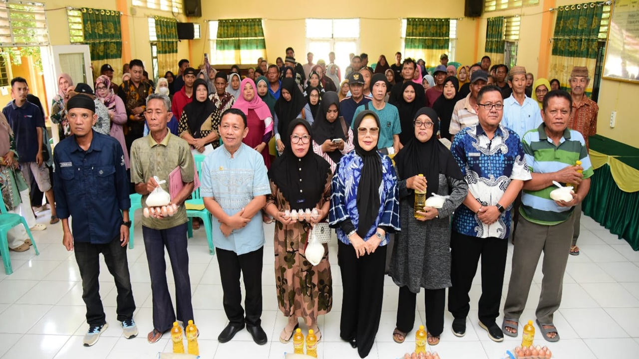 Wagub Gorontalo Serahkan BLP3G Secara Simbolis ke KPM di Dua Kecamatan