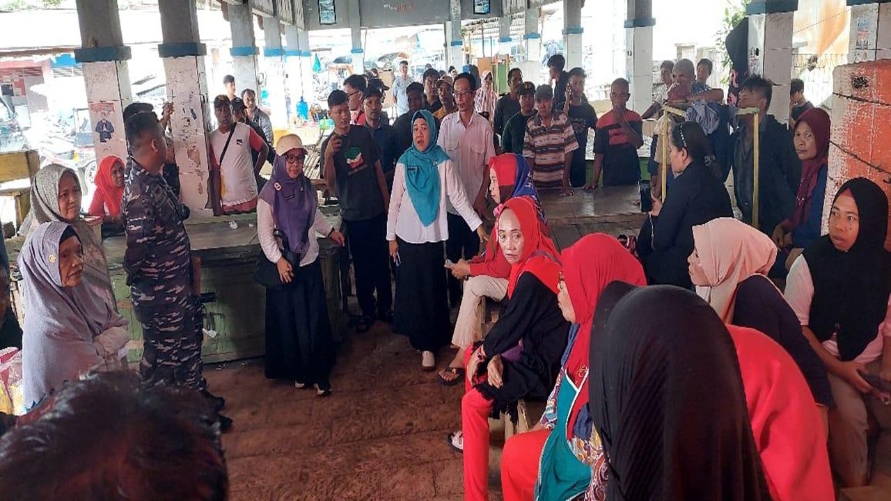 Gusnar Ismail Diminta Cepat Tertibkan Pelabuhan Pendaratan Ikan
