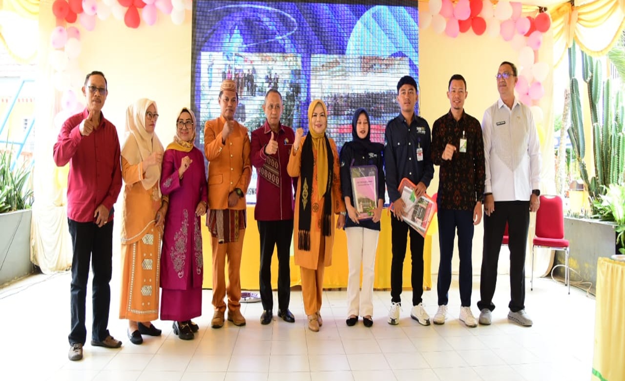 Wagub Gorontalo, Idah Syahidah Dorong Siswa SMK Bangun Mental Siap Kerja Sejak Dini