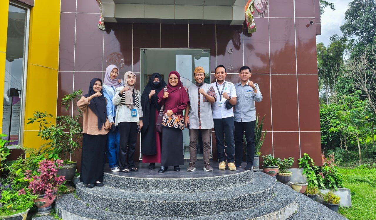 FSB UNG Gelar Monev Mahasiswa Magang di Diskominfotik Gorontalo