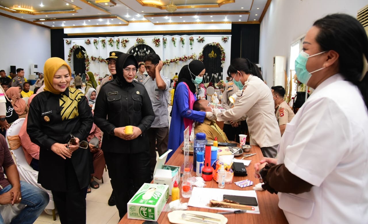 1.000 Paket Sembako dan Layanan Medis Gratis Warnai Bakti Kesehatan Polri di Gorontalo