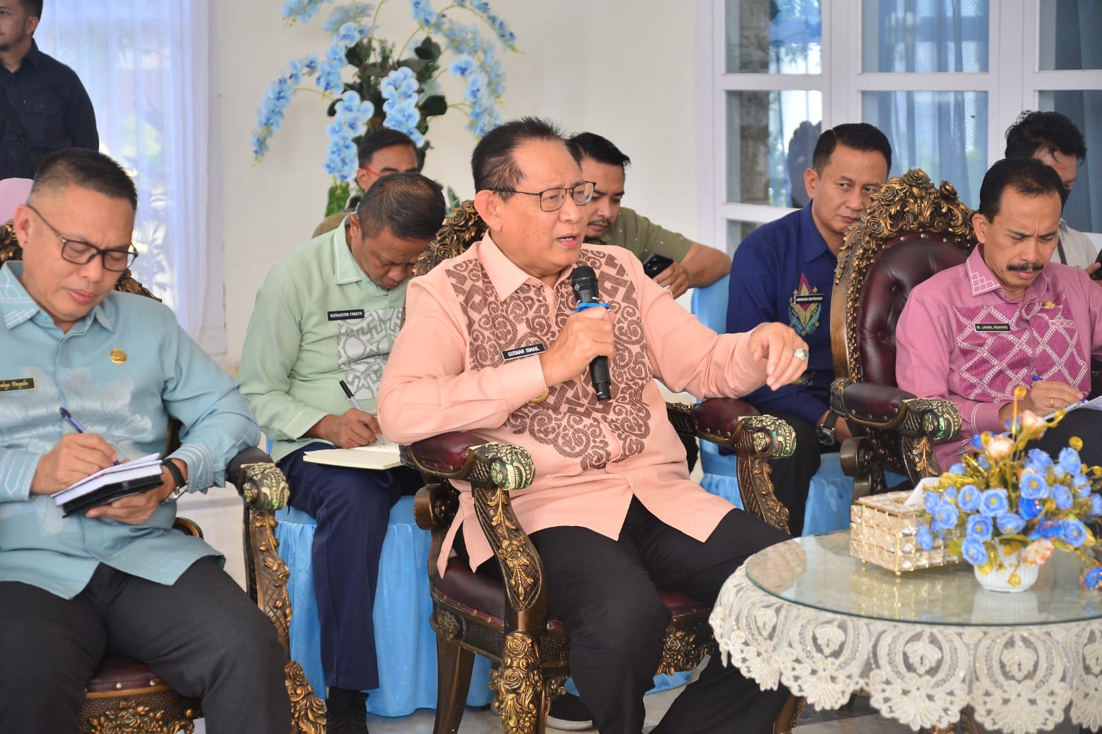 Antrean BBM di Gorontalo Makin Panjang, Gusnar Ismail Minta Tambahan Kuota hingga 5 Persen