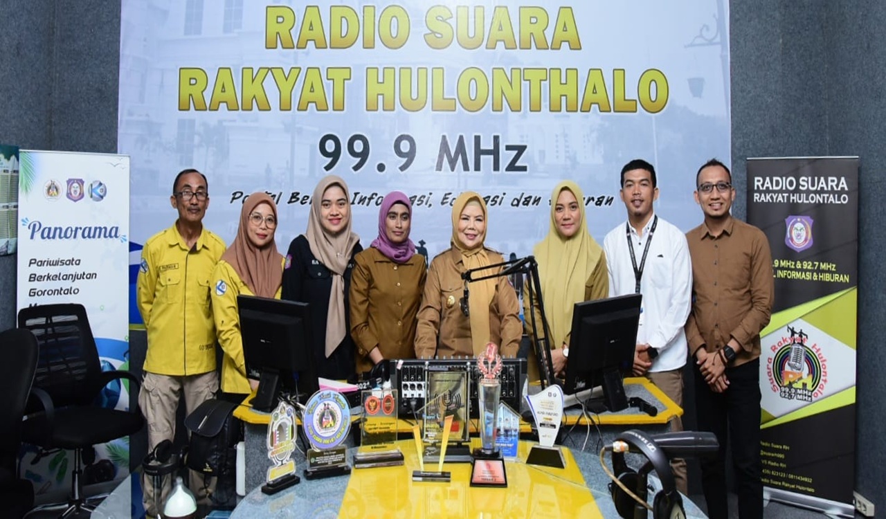 Idah Syahidah Berbagi Kisah di Program Pejabat Menyapa Radio Suara Rakyat Hulonthalo