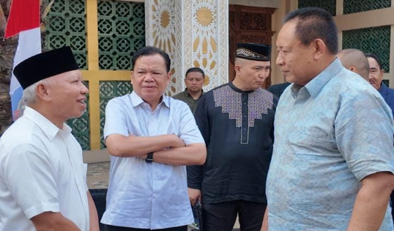 Gubernur Gorontalo Gusnar Ismail Antarkan Jenazah Hardi Sidiki Pulang ke Kampung Halaman