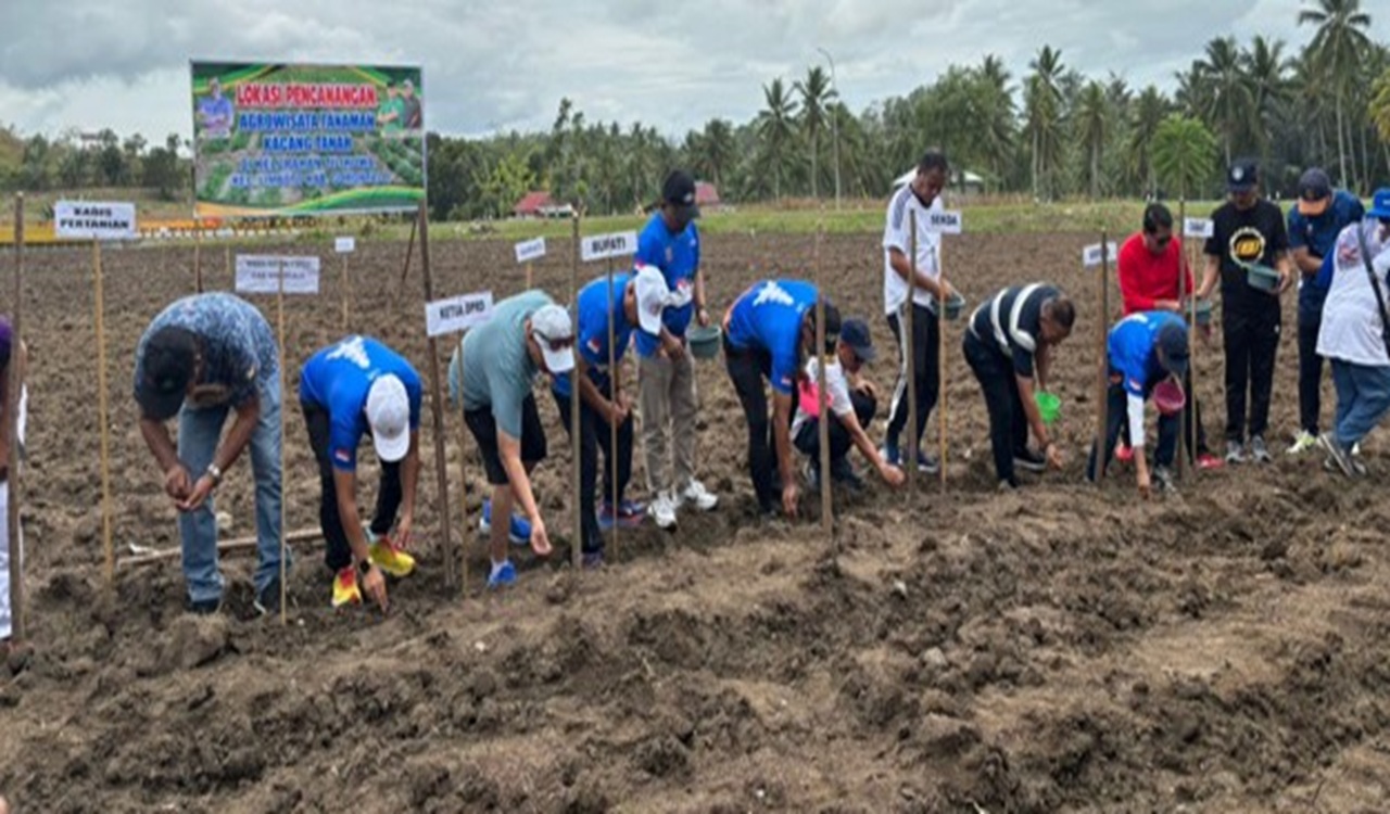 Bhabinkamtibmas Polsek Limboto Hadiri Pencanangan Agrowisata Kacang Tanah di Tilihuwa