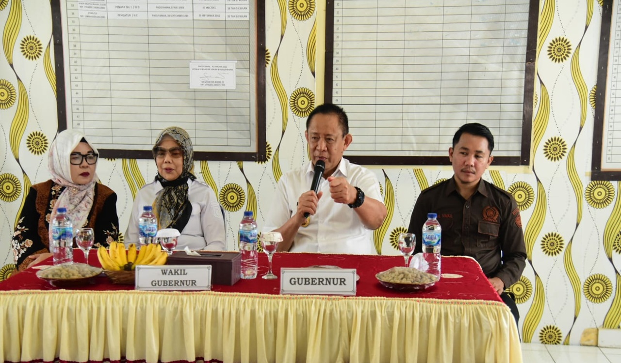 Gusnar Ismail Singgung Kebersihan Lingkungan Saat Tinjau Kantor Camat di Boalemo