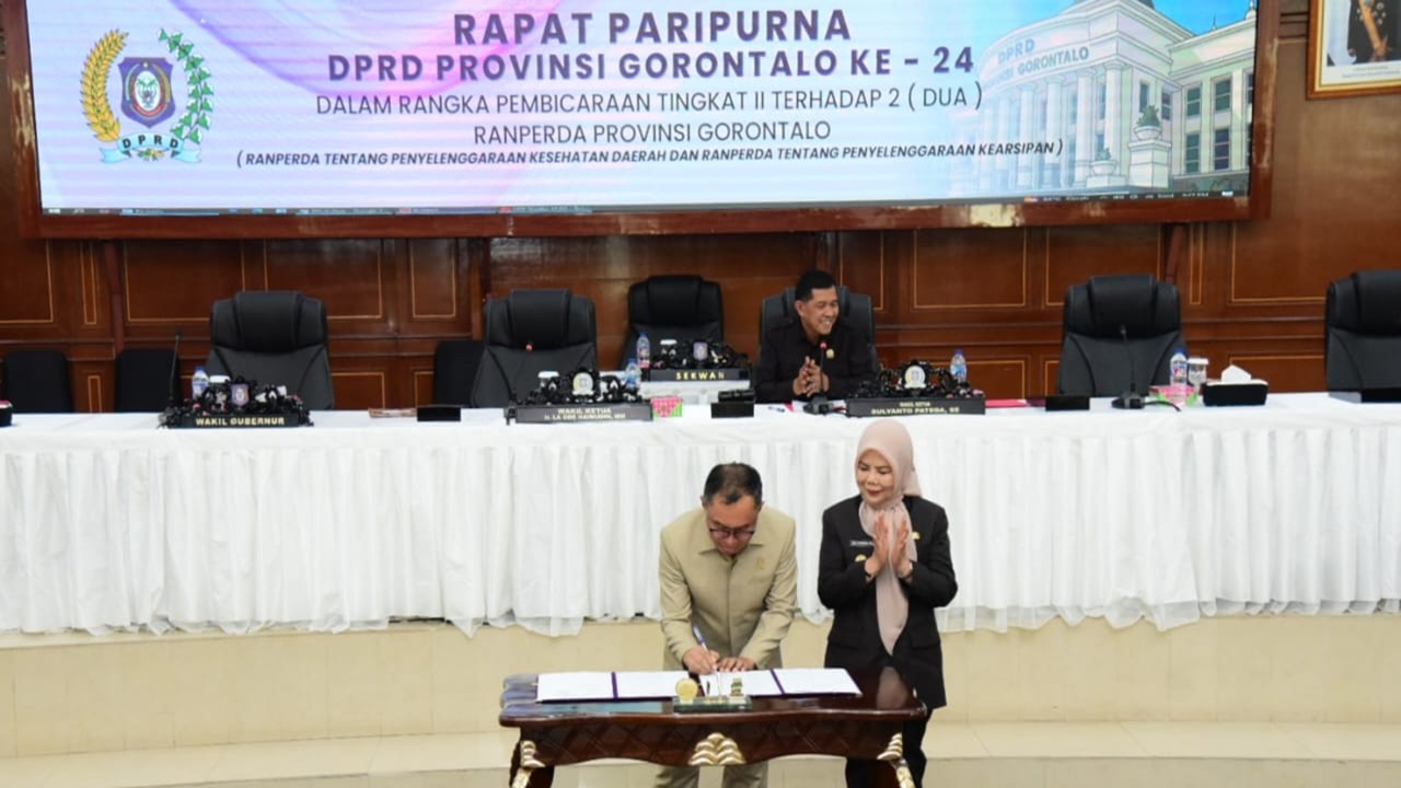 DPRD Provinsi Gorontalo Tetapkan Dua Perda dalam Rapat Paripurna Tingkat II
