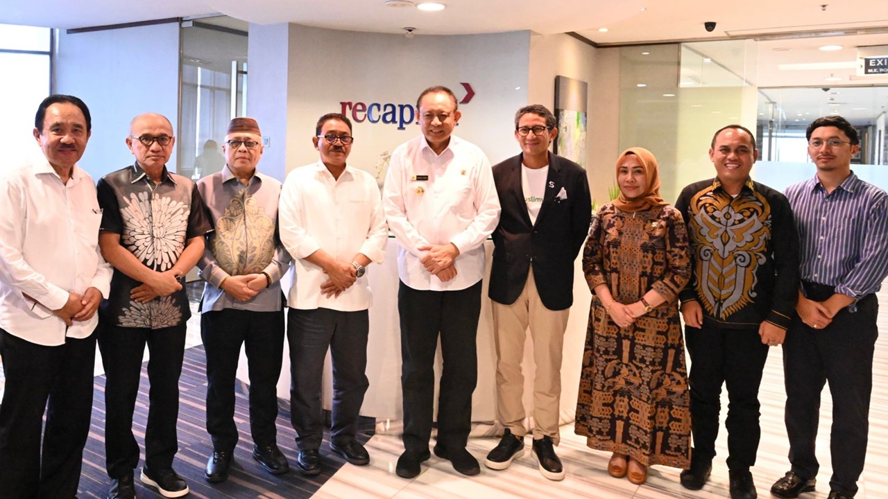 Gusnar Ismail dan Sandiaga Uno Bahas Potensi Pendirian Bank Daerah