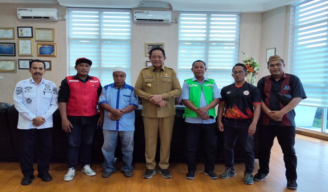 Gusnar Ismail Terima Aspirasi Pengemudi Bentor, Siap Realisasikan Pasar Murah dan Perbaikan Fasilitas