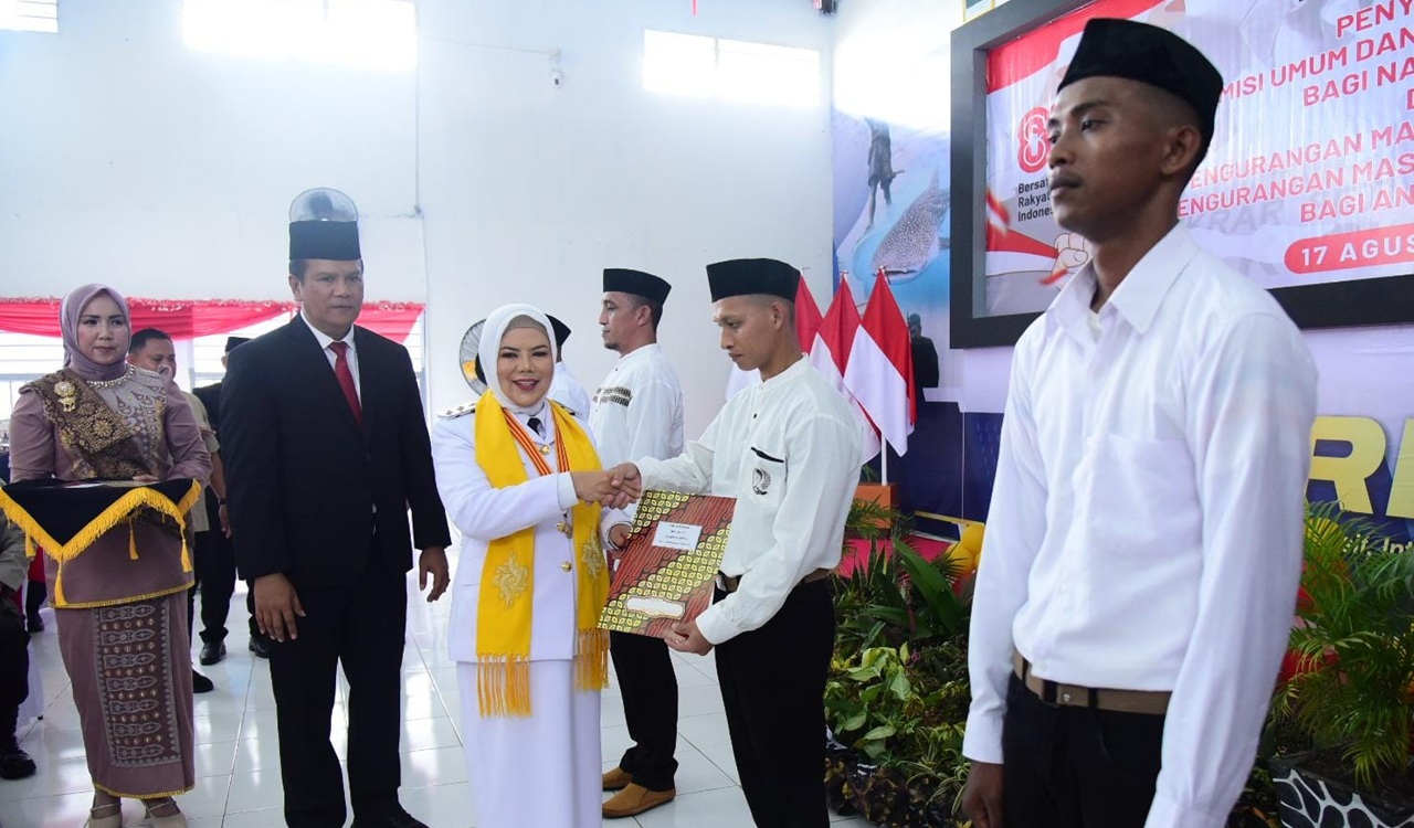 Idah Syahidah Secara Simbolis Serahkan Remisi 714 Narapidana Lapas di Provinsi Gorontalo
