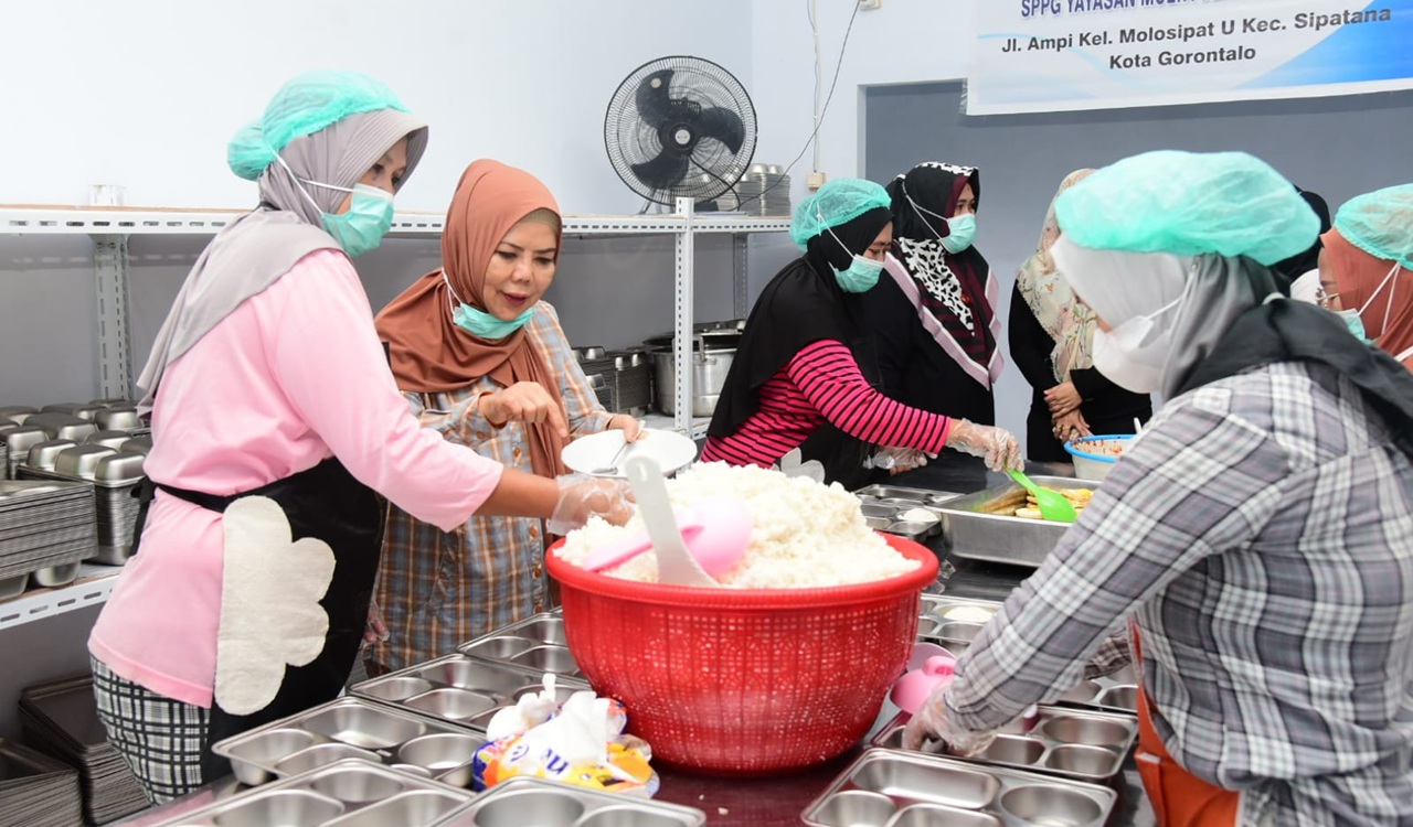 Wagub Gorontalo Idah Syahidah Tekankan Standar Dapur Higienis di Sentra Pangan Gizi