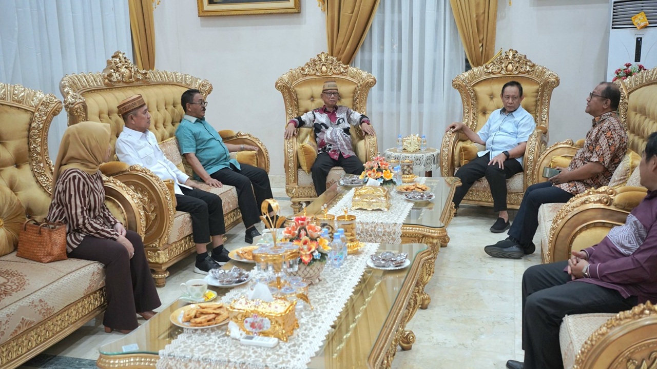 Bupati se-Provnisi Gorontalo Bertemu di Rumah Jabatan Gusnar Ismail, Ini yang Dibahas