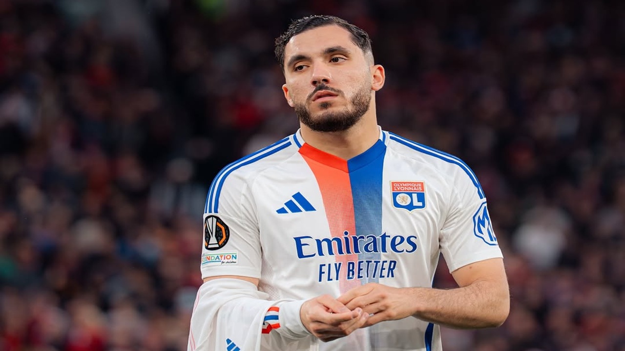 Didekati Manchester City, Rayan Cherki: Saya Siap dengan Sistem Baru!