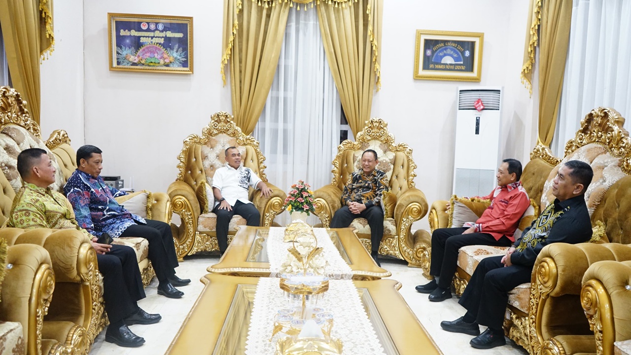Kehadiran Pangdam XIII/Merdeka Disamnbut Hangat Gusnar Ismail di Gorontalo