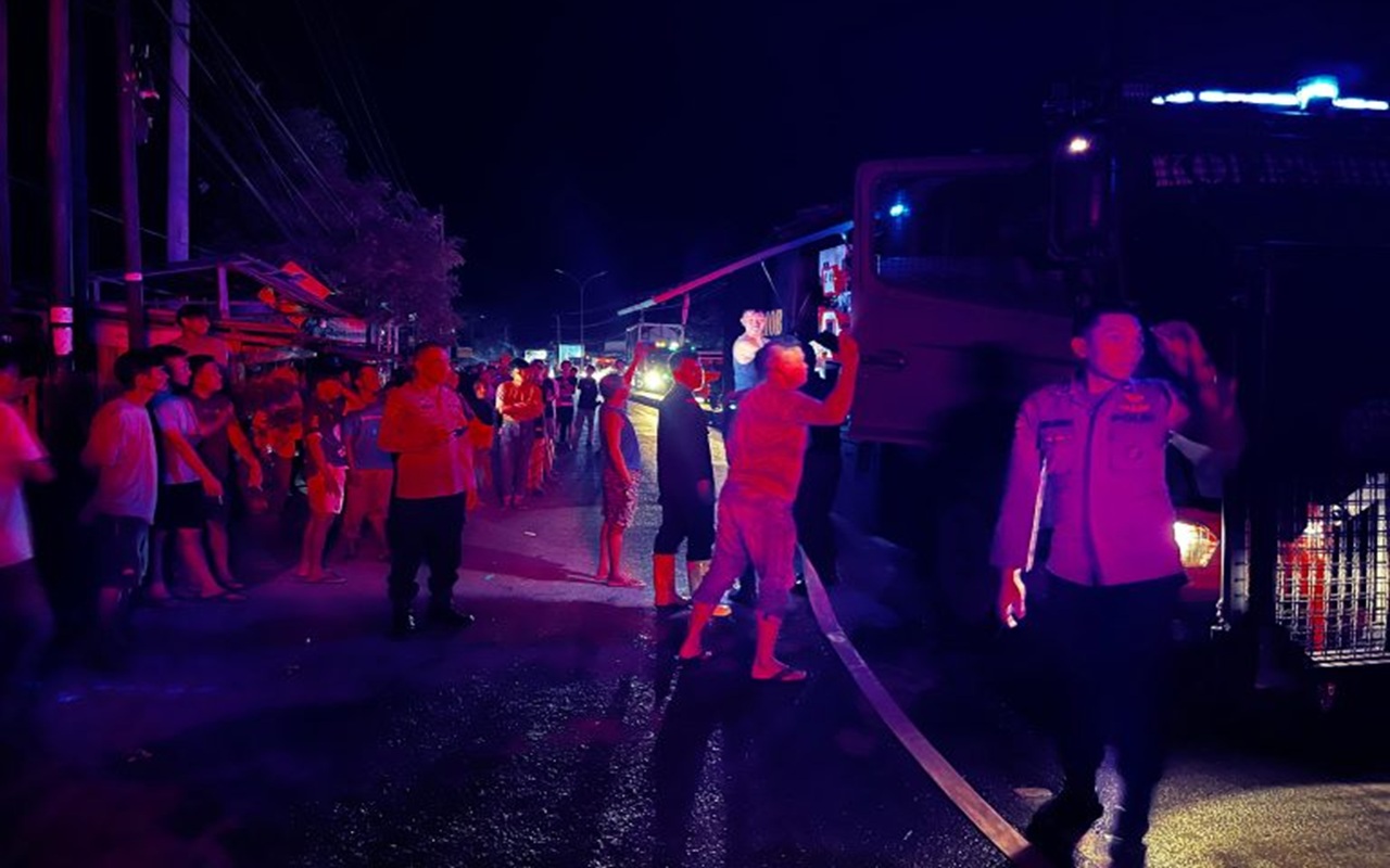 Tim SAR Brimob Gorontalo Sigap Tangani Banjir dan Kebakaran di Tibawa