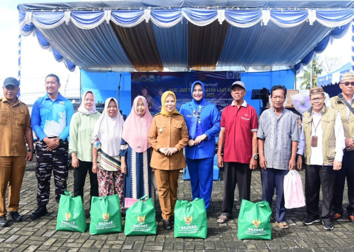 700 Warga Gorontalo Nikmati Sembako Murah Bersubsidi di HUT TNI AL ke-80