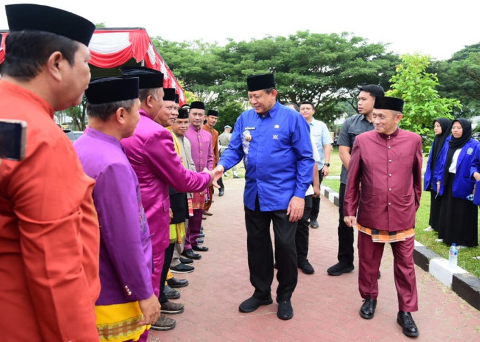 Pesan Gusnar Ismail di Peringatan Hardiknas: Jangan Ada Sekolah SMA yang Bocor-bocor!