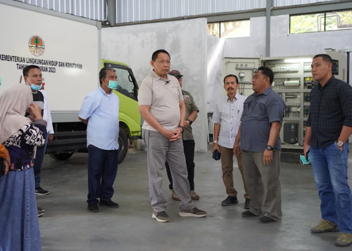 Gusnar Ismail Pantau Langsung Lokasi Fasilitas Pengolahan Limbah B3 di Talumelito