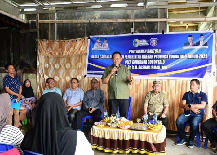 Gusnar Ismail Salurkan Bantuan Beras CPP untuk Warga di Kabupaten Gorontalo