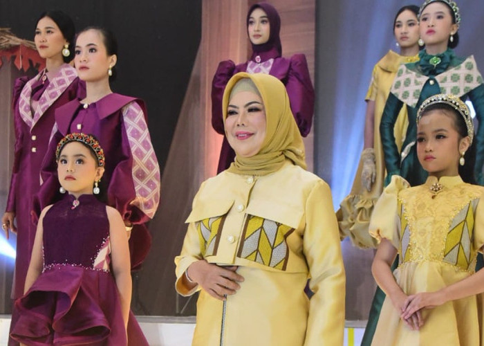 Gorontalo Karnaval Karawo 2025: Wagub Idah Syahidah Tampil Memukau di Side Event Indonesia Berkarawo
