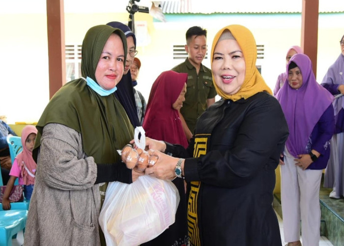 Idah Syahidah Salurkan 1.001 Paket Bantuan Pangan untuk KPM di Kota Gorontalo