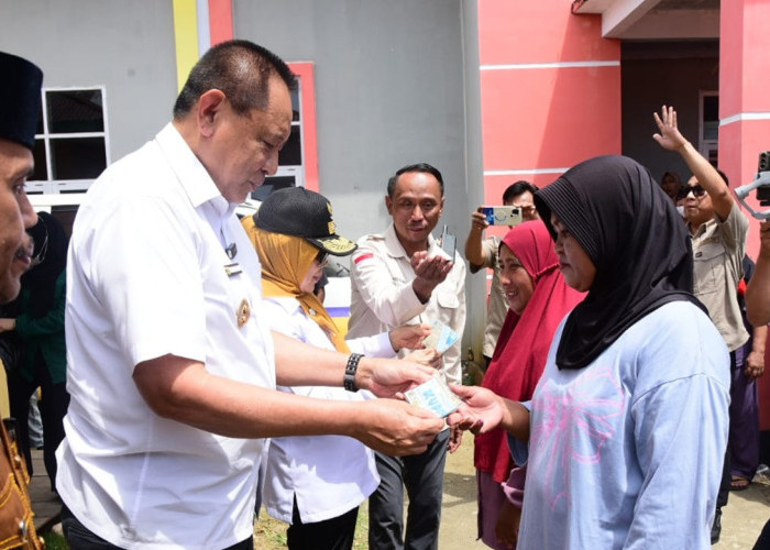 1.500 KPM di Kecamatan Sumalata Menikmati Pasar Murah Bersubsidi dari Pemprov Gorontalo