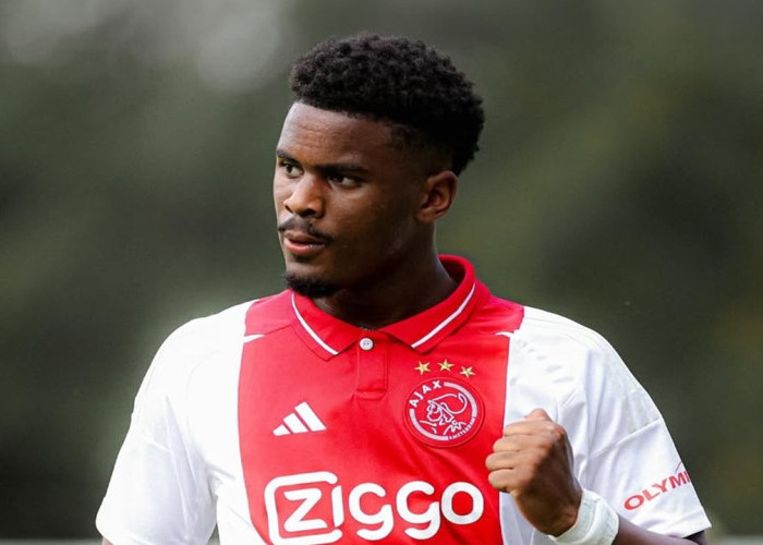 Arsenal Kejar Jorrel Hato, Chelsea Coba Menghadang