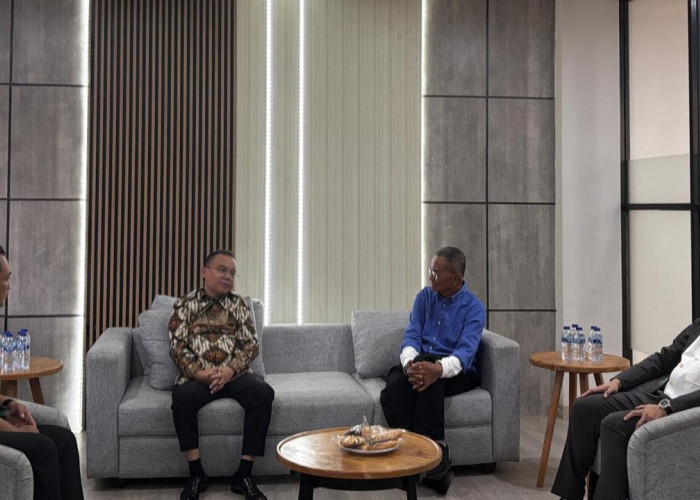 Sufmi Dasco dan Raffi Ahmad Kunjungi Kantor Disway, Dahlan Iskan Beri Sambutan Hangat