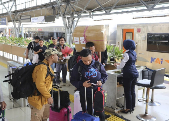 Penumpang Kereta Api Meningkat, Okupansi KA Jarak Jauh Lampaui Kapasitas