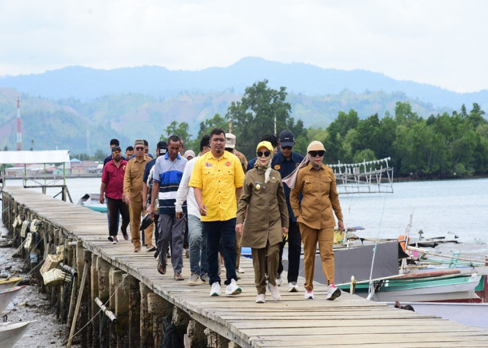 Pemprov Gorontalo Salurkan Bantuan Pangan Bergizi di Ponelo Kepulauan