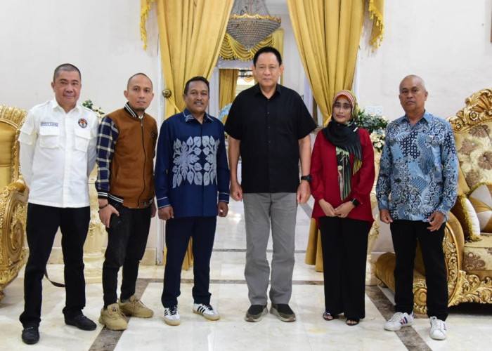 Ketua KIP Gorontalo Curhat ke Gusnar Ismail: Kami Belum Punya Kantor