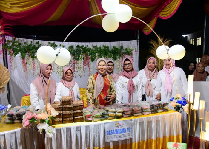 Wakil Gubernur Gorontalo Meriahkan Festival Apangi dan Pawai Obor Bersama Warga Pantungo