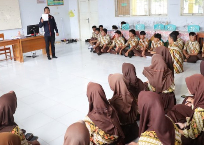 Polda Gorontalo Edukasi Siswa SMKN 5 Tentang Pentingnya Identitas Diri Lewat Sidik Jari