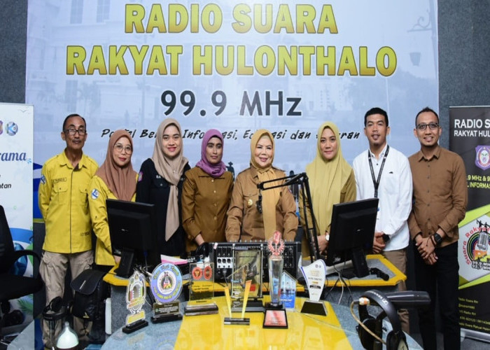 Idah Syahidah Berbagi Kisah di Program Pejabat Menyapa Radio Suara Rakyat Hulonthalo