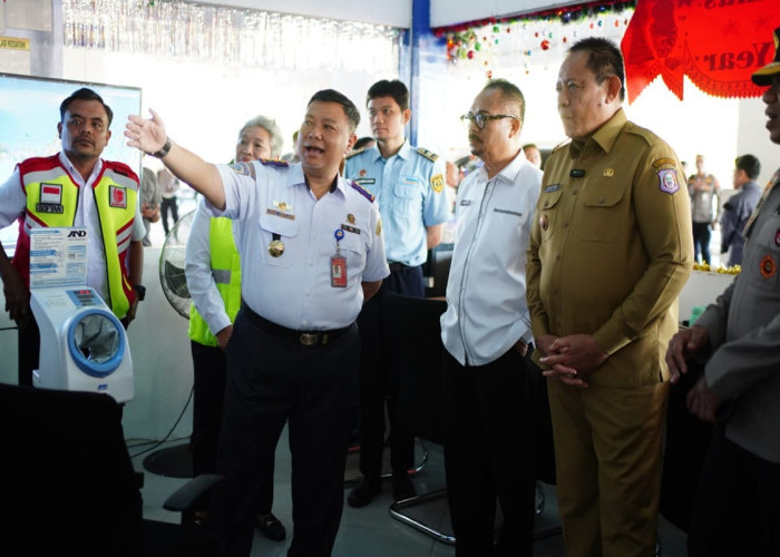 Harga Tiket Pesawat Turun 13 Persen, Gubernur Gorontalo Cek Langsung Posko Nataru