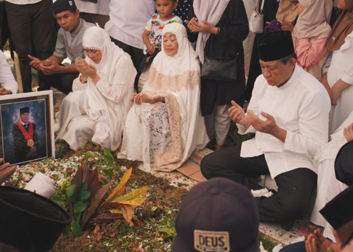 Mantan Ketua DPRD Provinsi Gorontalo Rustam HS. Akili Wafat, Gusnar Ismail: Kita Sangat Kehilangan