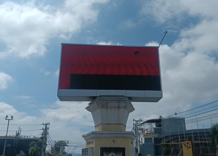 Videotron Simpang Lima Gorontalo Rusak Akibat Demo, 60 Persen Panel Hancur