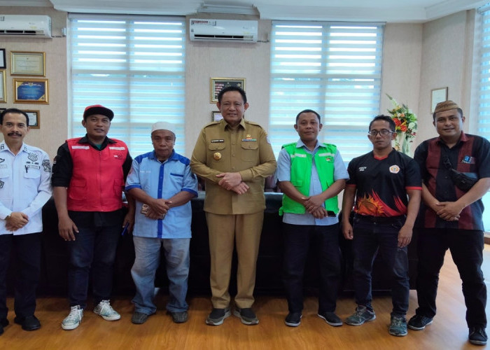 Gusnar Ismail Terima Aspirasi Pengemudi Bentor, Siap Realisasikan Pasar Murah dan Perbaikan Fasilitas