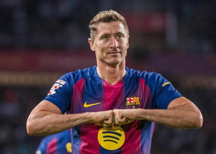Sir Jim Ratcliffe Tolak Rencana Transfer Robert Lewandowski ke Manchester United: Udah Uzur!