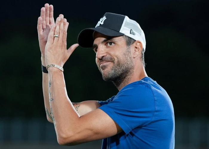 Liverpool Mulai Lirik Cesc Fabregas Sebagai Kandidat Pengganti Arne Slot