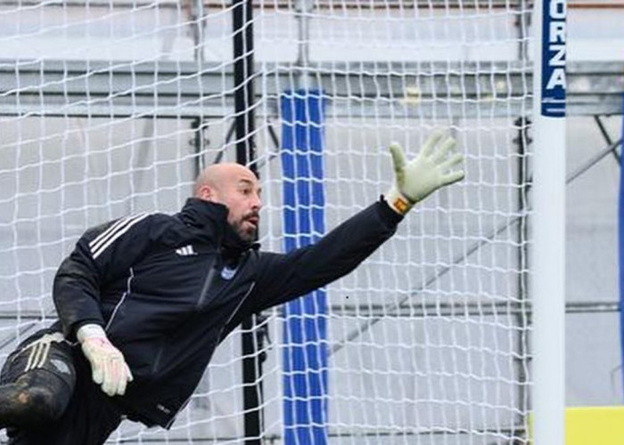 Pepe Reina Putuskan gantung Sepatu Sebagai Pesepakbola Profesional