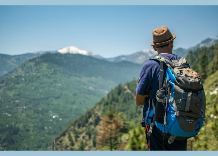 Mau Hiking Naik Gunung? Ini Cara Packing agar Barang Ringkas dan Tidak Berantakan