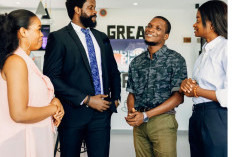 Inspirasi Outfit Kerja Casual, Nyaman tapi Tetap Berkelas