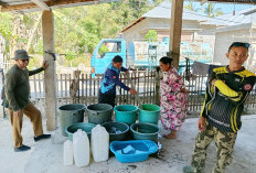 Tanggap Bencana Kekeringan, Dinsosdukcapil Gorontalo Salurkan 24.000 Liter Air Bersih di Bone Bolango
